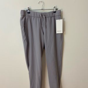 Lululemon on the fly jogger